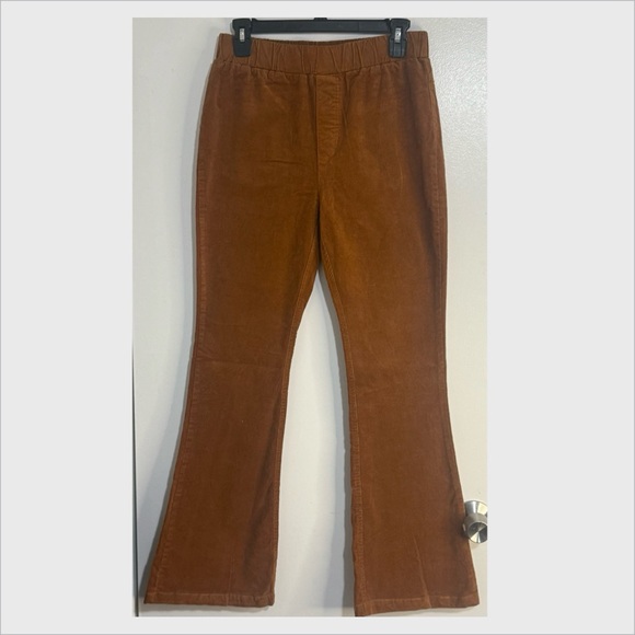 ✨ Retro-Chic Corduroy Flare Pants | Size M - Picture 1 of 7
